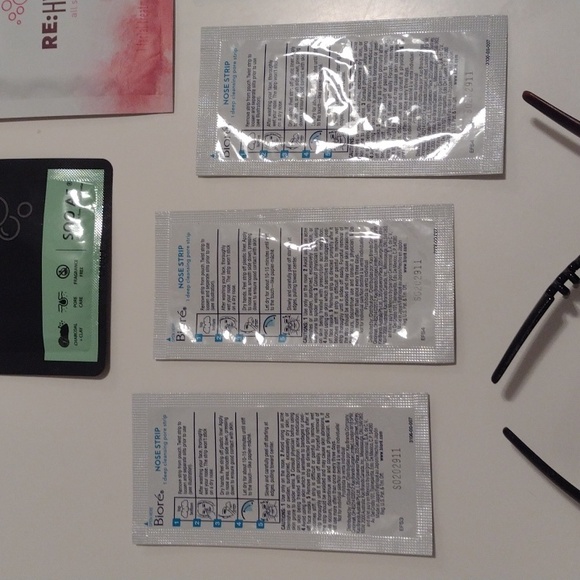 NEW Beauty Self Care Lot of 10 Masks 12 Biore Pore Strips and 6 Headbands - Picture 11 of 16